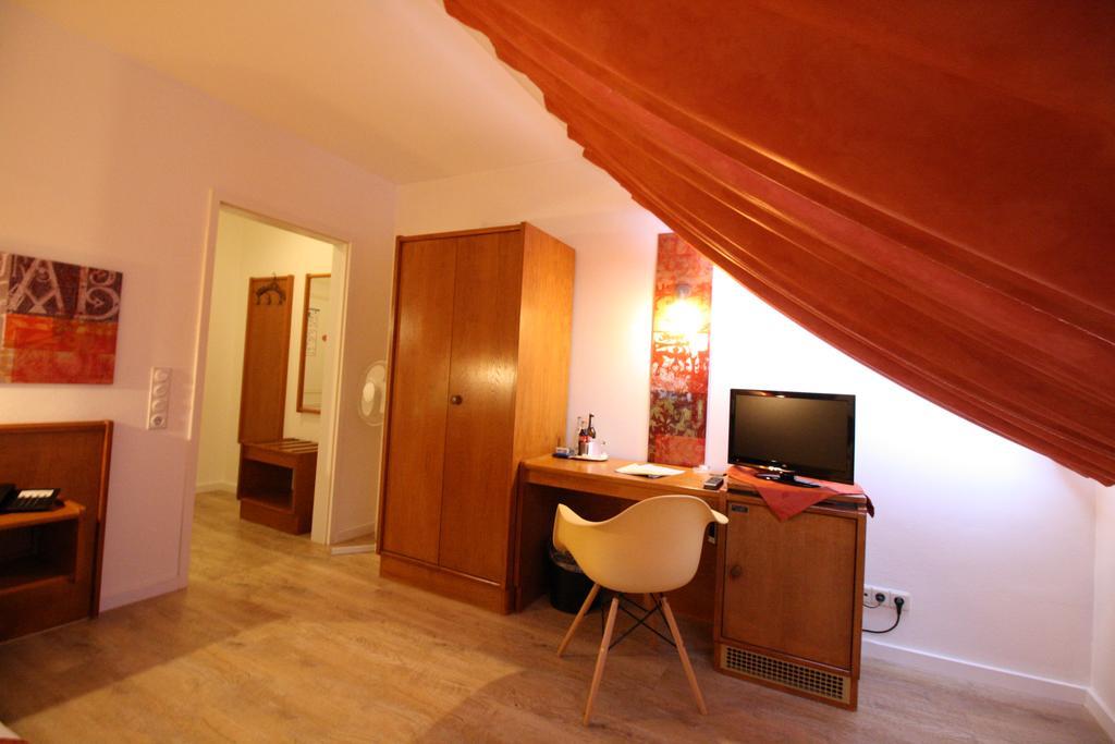 Arador-City Hotel Бад Ойнхаузен Екстериор снимка