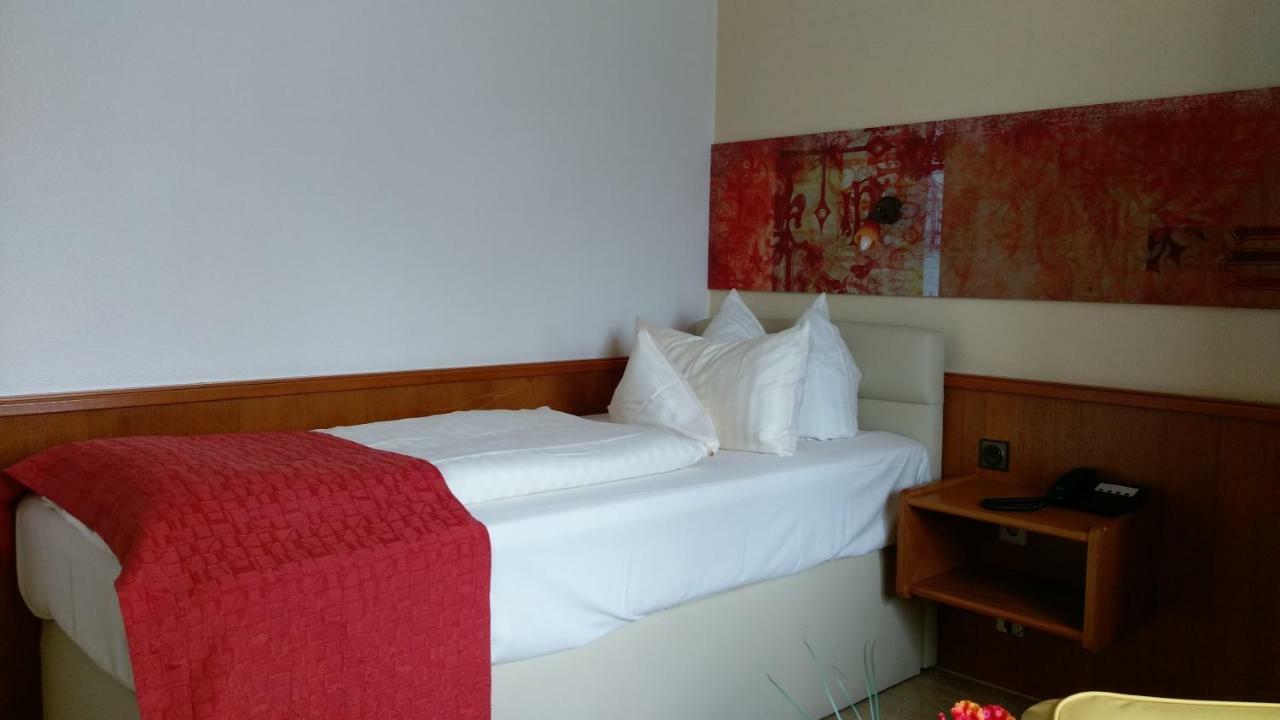 Arador-City Hotel Бад Ойнхаузен Екстериор снимка