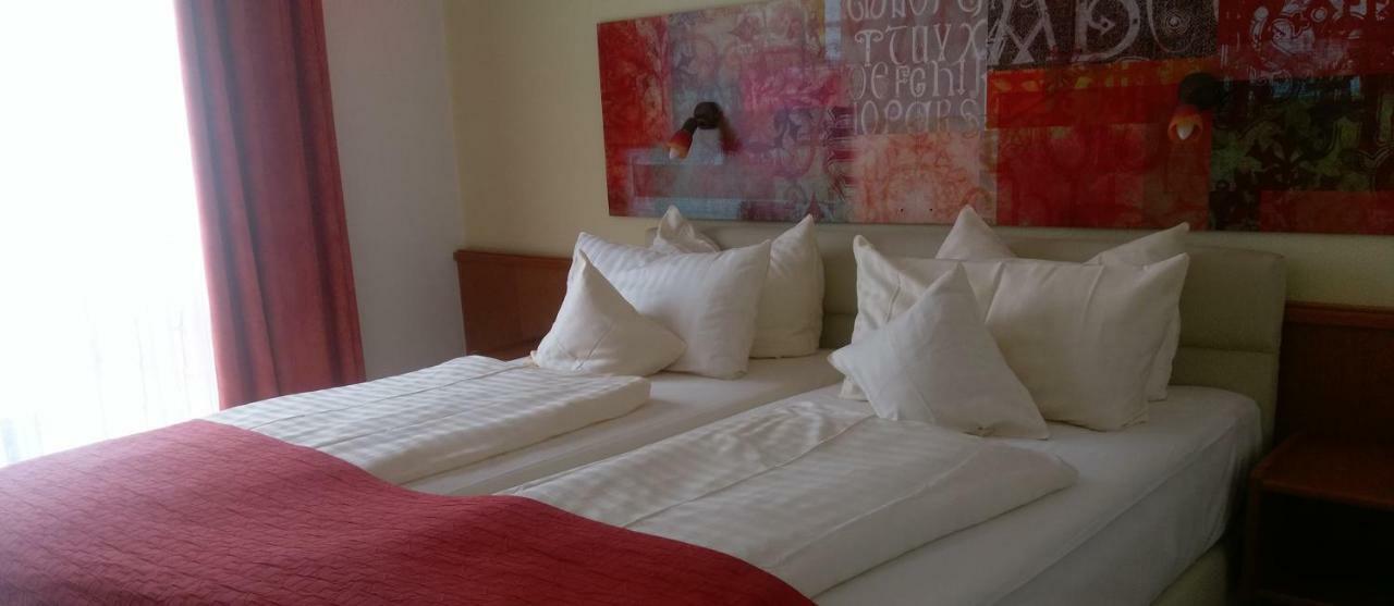 Arador-City Hotel Бад Ойнхаузен Екстериор снимка
