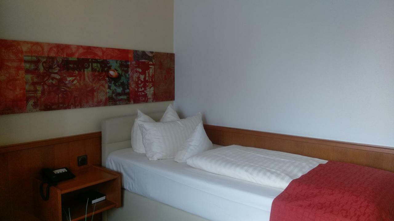 Arador-City Hotel Бад Ойнхаузен Екстериор снимка