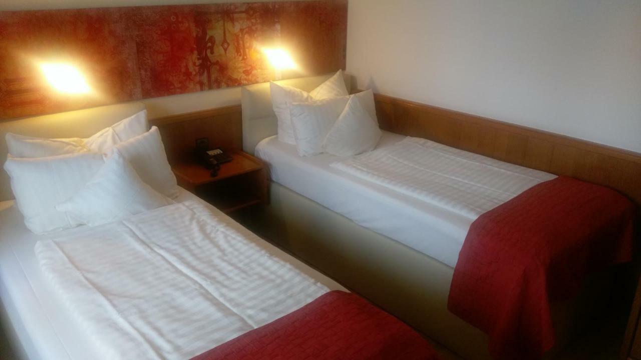 Arador-City Hotel Бад Ойнхаузен Екстериор снимка