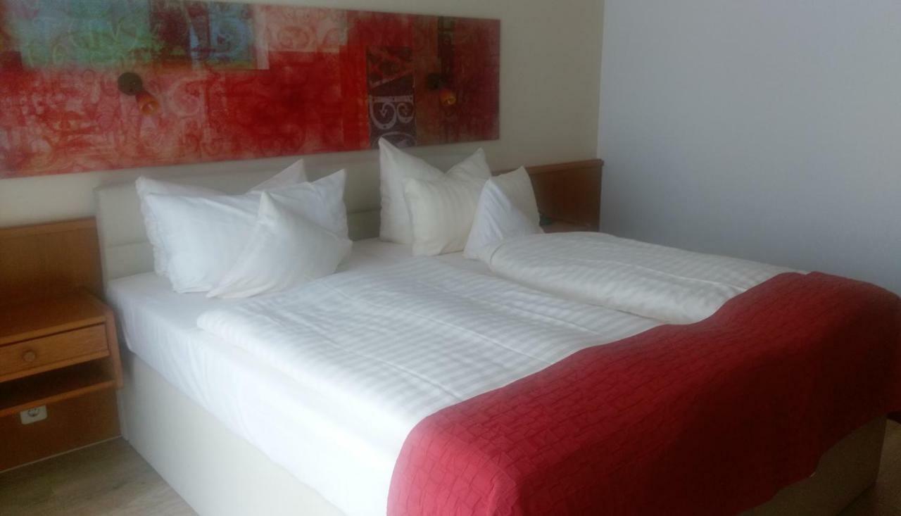 Arador-City Hotel Бад Ойнхаузен Екстериор снимка